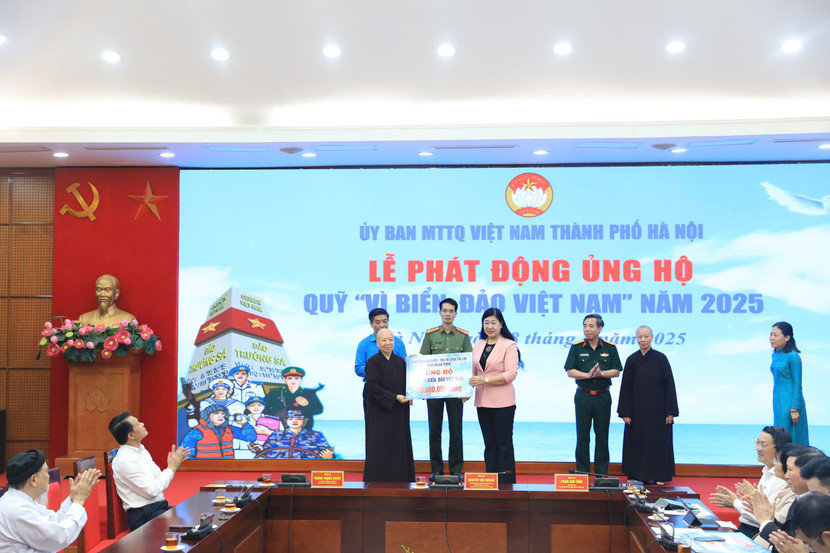 48 tổ chức, cá nhân với tổng số tiền hơn 40 tỷ đồng 48 tổ chức, cá nhân với tổng số tiền hơn 40 tỷ đồng