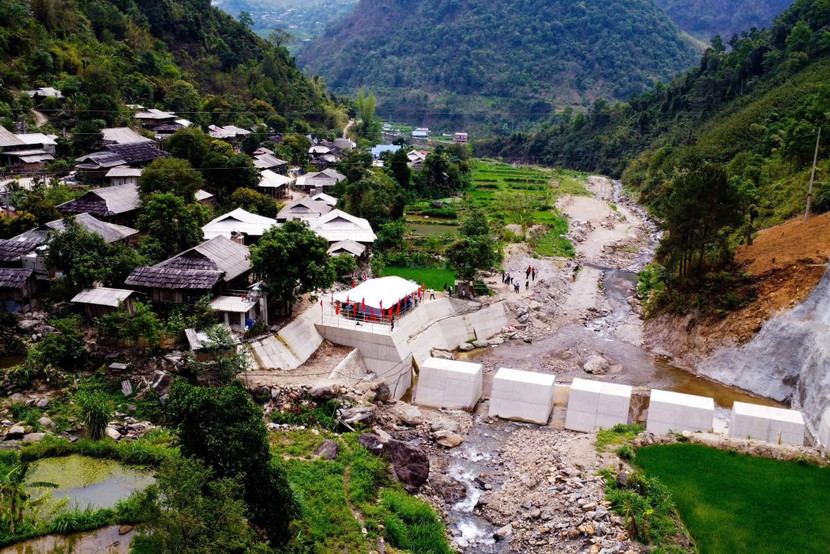 Đập Sabo được kỳ vọng sẽ phát huy hiệu quả, góp phần bảo vệ 28 hộ dân, 01 trường mầm non, 01 nhà văn hóa ở phía bờ trái hạ lưu đập