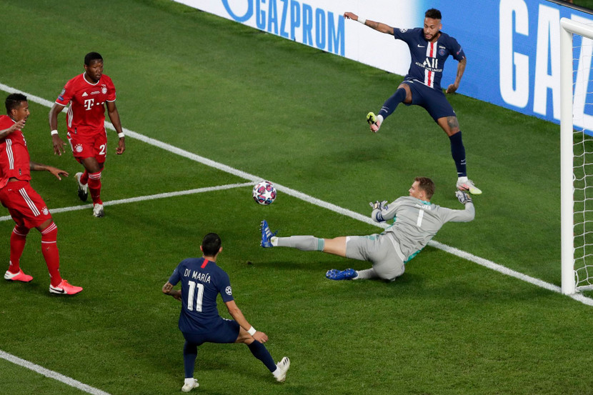 Neuer liên tiếp có những pha cản phá hiệu quả băng chân trước các chân sút PSG Neuer liên tiếp có những pha cản phá hiệu quả băng chân trước các chân sút PSG