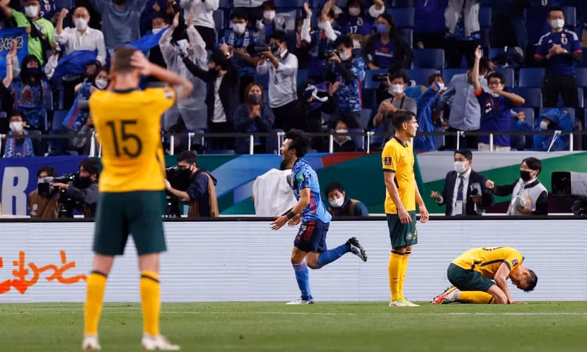 Nhật Bản thắng nghẹt thở trước Australia