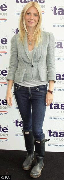 Cô cho biết mình dậy từ 4h30 sáng và bắt đầu tập luyện để duy trì cơ thể được như ngày hôm nay