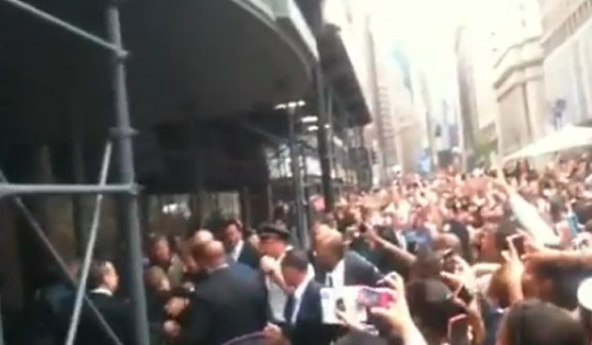 Bị một người đàn ông tấn công