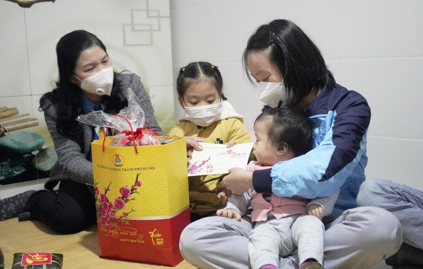 Nhiều địa phương quan tâm, dành kinh phí từ ngân sách và huy động xã hội hóa chăm lo đến trẻ em có hoàn cảnh khó khăn Nhiều địa phương quan tâm, dành kinh phí từ ngân sách và huy động xã hội hóa chăm lo đến trẻ em có hoàn cảnh khó khăn