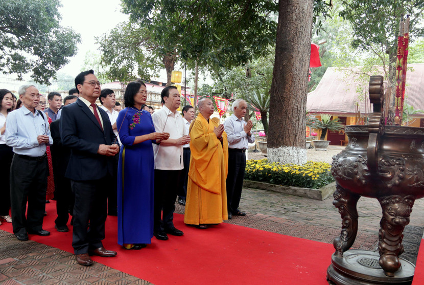 Đoàn đại biểu TP Hà Nội dâng hương tưởng nhớ Đức Vua Lý Thái Tổ