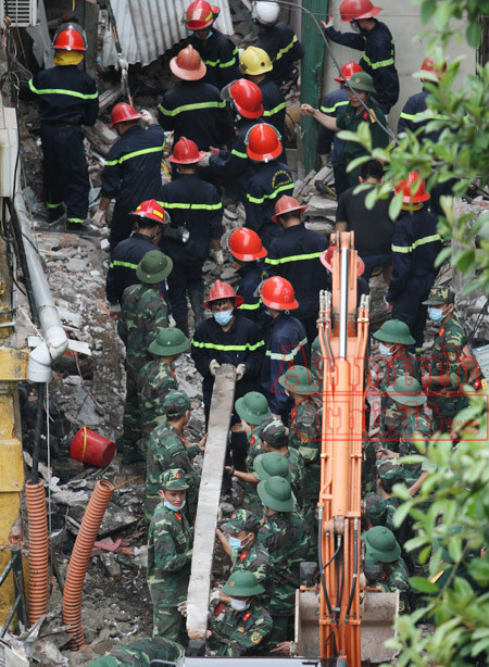 Vụ sập nhà Pháp cổ tại Hà Nội: 2 người tử vong, 6 người bị thương ảnh 19