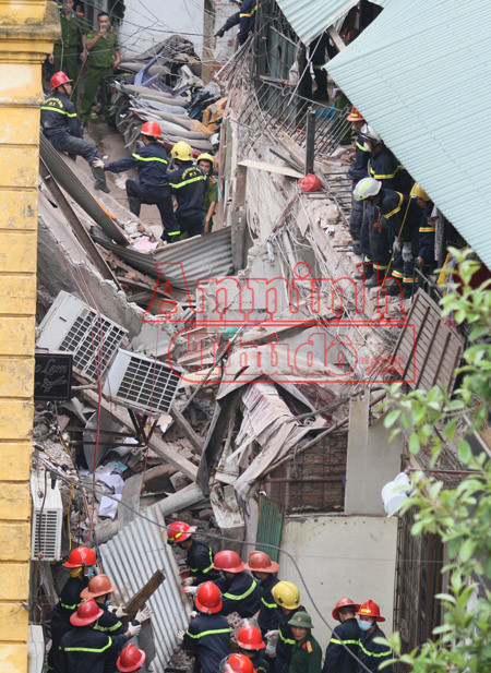 Vụ sập nhà Pháp cổ tại Hà Nội: 2 người tử vong, 6 người bị thương ảnh 17