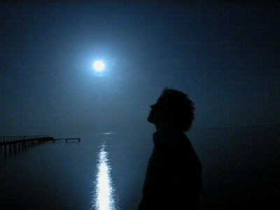 Biết là "mò kim đáy biển", nhưng anh vẫn tin một ngày được đoàn tụ bên cha mẹ