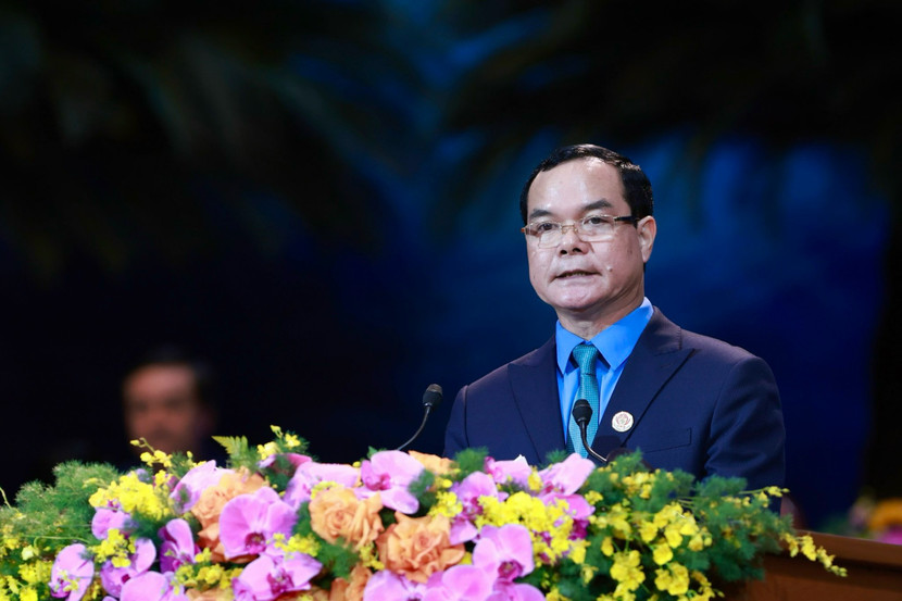 Ông Nguyễn Đình Khang tái đắc cử Chủ tịch Tổng Liên đoàn Lao động Việt Nam khóa XIII Ông Nguyễn Đình Khang tái đắc cử Chủ tịch Tổng Liên đoàn Lao động Việt Nam khóa XIII