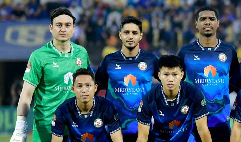 Thủ môn Đặng Văn Lâm trước trận Bình Định vs SLNA tối 18-2