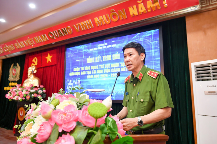 Trung tướng, NGƯT, GS.TS Trần Minh Hưởng - Giám đốc Học viện phát biểu chỉ đạo tại buổi lễ Trung tướng, NGƯT, GS.TS Trần Minh Hưởng - Giám đốc Học viện phát biểu chỉ đạo tại buổi lễ