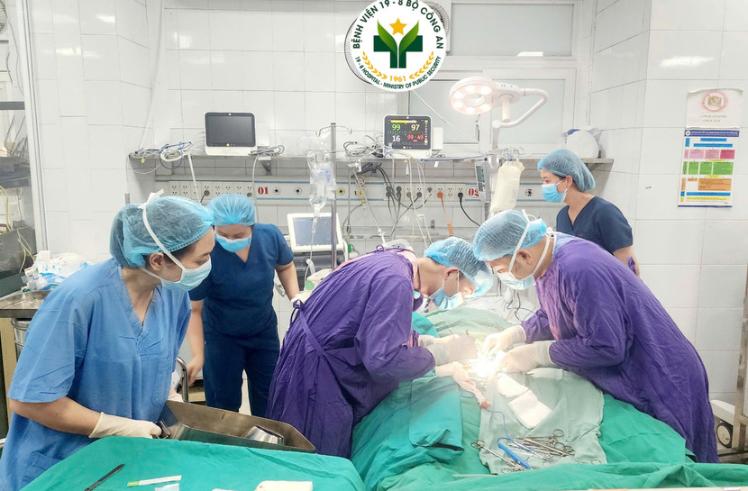 Y bác sỹ Bệnh viện 19-8 Bộ Công an cứu chữa bệnh nhân ngừng tim 60 phút