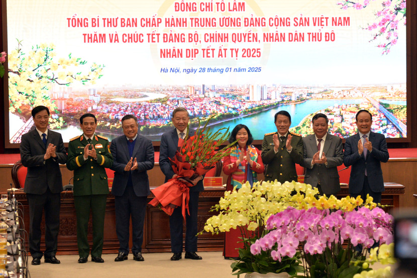 Tổng Bí thư Tô Lâm đã đến thăm và chúc Tết Đảng bộ, chính quyền và nhân dân Thủ đô Hà Nội. Tổng Bí thư Tô Lâm đã đến thăm và chúc Tết Đảng bộ, chính quyền và nhân dân Thủ đô Hà Nội.