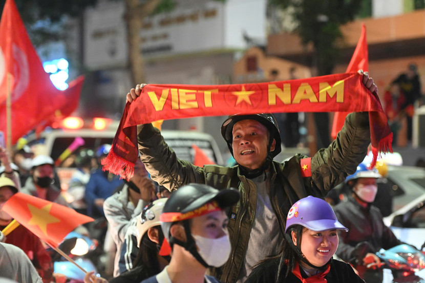 Người Hà Nội đổ ra đường ăn mừng đội tuyển Việt Nam vô địch ASEAN Cup 2024