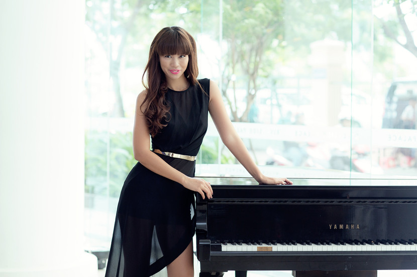 Hà Anh, Hạ Vy cùng chung "ghế nóng" cuộc thi tìm kiếm người mẫu mới ảnh 1