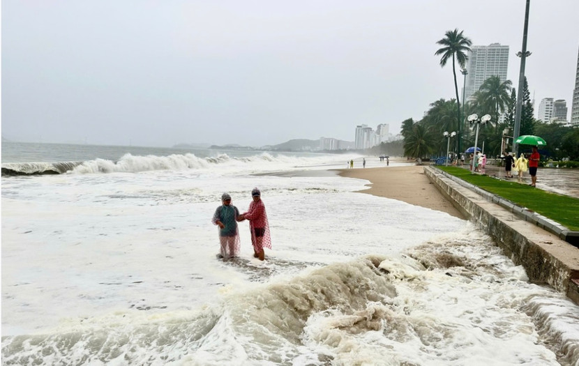 Bão số 13 gây thiệt hại lớn tại các địa phương