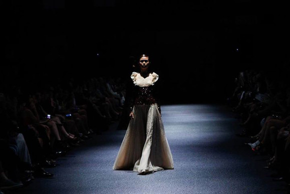 Thí sinh Top Model "đắt sô" tại Singapore ảnh 5