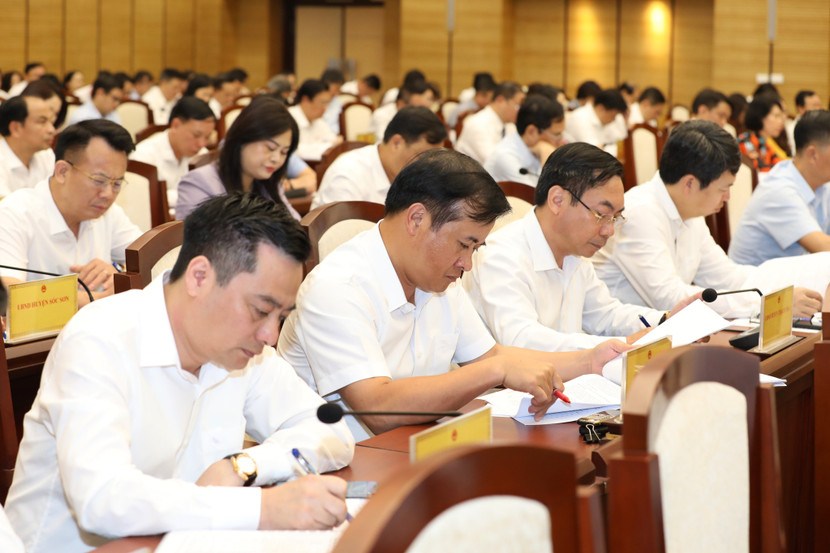 Các đại biểu HĐND TP dự phiên chất vấn Các đại biểu HĐND TP dự phiên chất vấn