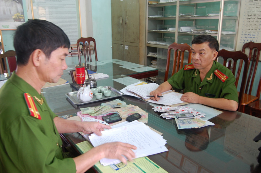 Một ngày bắt ba vụ đánh bạc ảnh 1