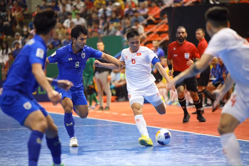 Futsal Việt Nam thua Thái Lan nhưng vẫn vào tứ kết