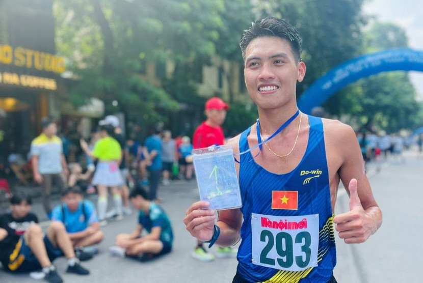 Trần Văn Đảng xuất sắc vô địch giải chạy Hànộimới 2023 Trần Văn Đảng xuất sắc vô địch giải chạy Hànộimới 2023