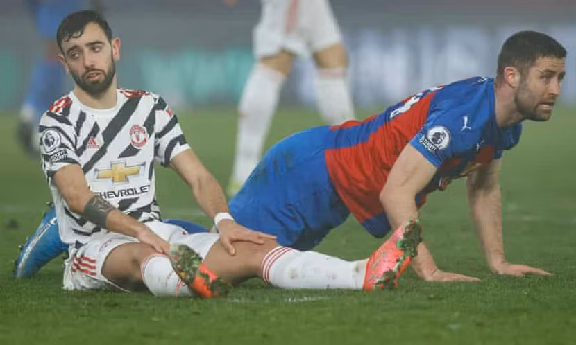 Bruno Fernandes (trái) lại gây thất vọng