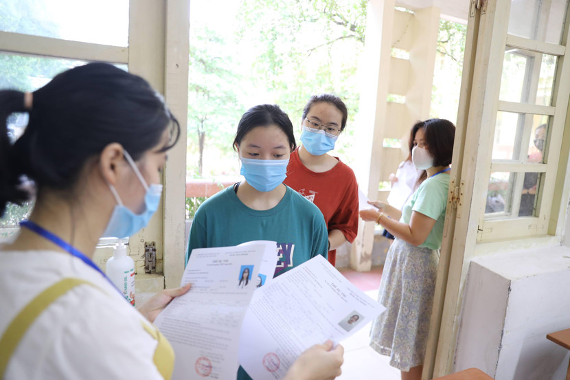 Hà Nội chỉ đạo không để thí sinh nào phải bỏ thi tốt nghiệp THPT 2022 vì khó khăn kinh tế, đi lại Hà Nội chỉ đạo không để thí sinh nào phải bỏ thi tốt nghiệp THPT 2022 vì khó khăn kinh tế, đi lại