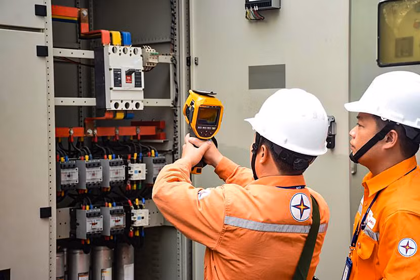 Hà Nội yêu cầu giám sát việc cung ứng điện, tiết giảm điện phải luân phiên và công bằng, không tiết giảm điện kéo dài đối với một khu vực.