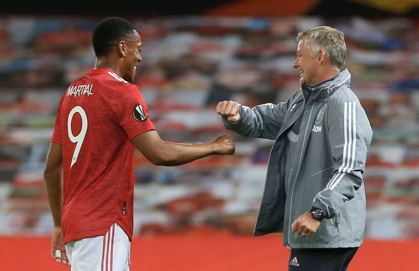 Martial sớm trở lại cùng M.U