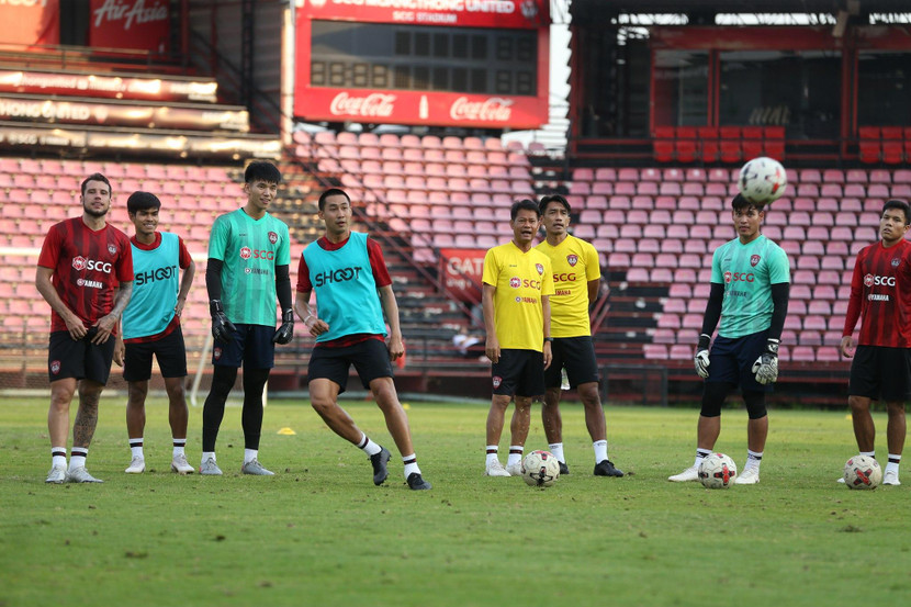 Những buổi tập gần nhất của Muangthong Utd không hề có bóng dáng Đặng Văn Lâm