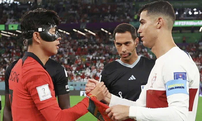 Son Heung-min trong một lần đối đầu Ronaldo ở ĐTQG Son Heung-min trong một lần đối đầu Ronaldo ở ĐTQG