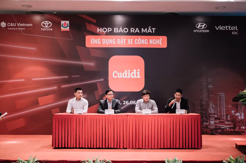 Ông Nguyễn Trọng Cư, Tổng Giám đốc Công ty CPDVKT C&U Việt Nam thông tin tại buổi họp báo Ông Nguyễn Trọng Cư, Tổng Giám đốc Công ty CPDVKT C&U Việt Nam thông tin tại buổi họp báo