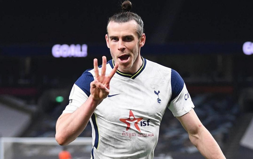 Bale ăn mừng sau khi lập hattrick Bale ăn mừng sau khi lập hattrick