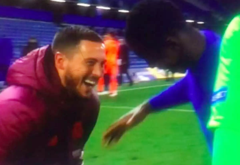 Hazard đã phải xin lỗi vì hành động quá đà này