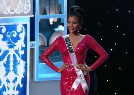 Trương Thị May tự tin diễn bikini tại bán kết Miss Universe 2013 ảnh 4