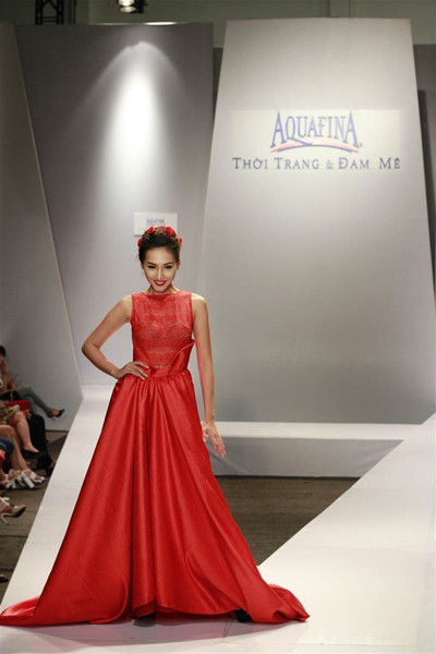 Ngọc Quyên, Minh Triệu gây ấn tượng với váy xuyên thấu ảnh 6