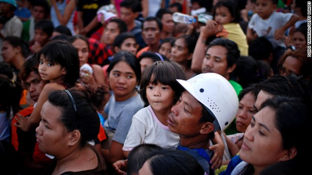 Rơi nước mắt trước thảm cảnh trẻ em Philippines sau siêu bão Haiyan ảnh 17