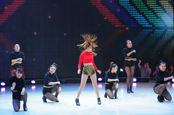 Yến Trang, Trà My Idol diện quần ngắn cũn, nhảy bốc lửa ảnh 12