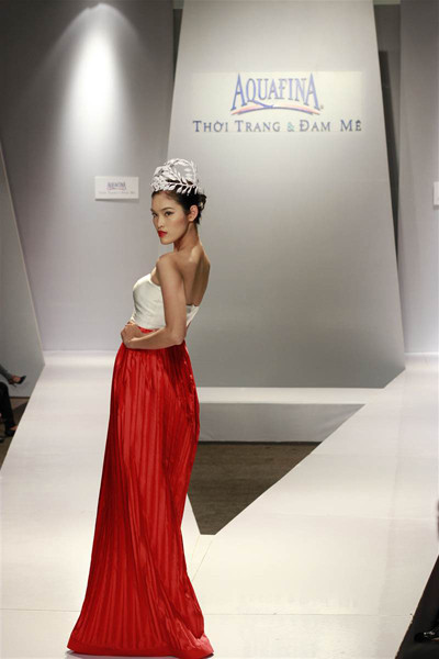 Ngọc Quyên, Minh Triệu gây ấn tượng với váy xuyên thấu ảnh 5