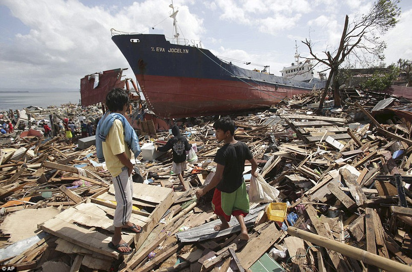 Philippines: Cảnh tượng kinh hoàng sau bão Haiyan ảnh 4