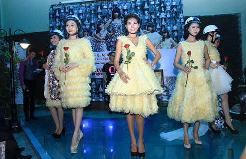 Trà My diện trang phục BCS, xác lập kỷ lục Guinness Việt Nam ảnh 3