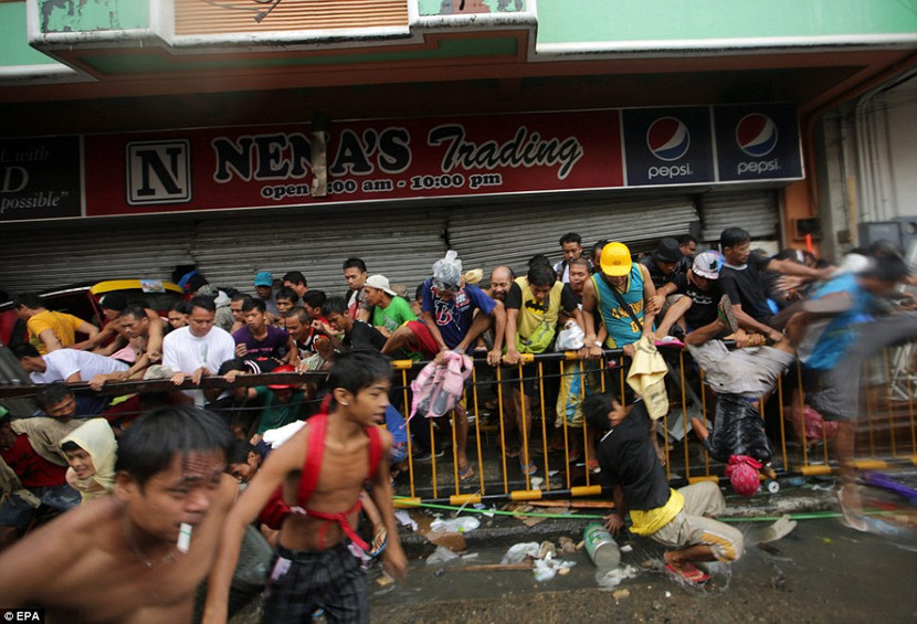 Philippines: Cảnh tượng kinh hoàng sau bão Haiyan ảnh 1