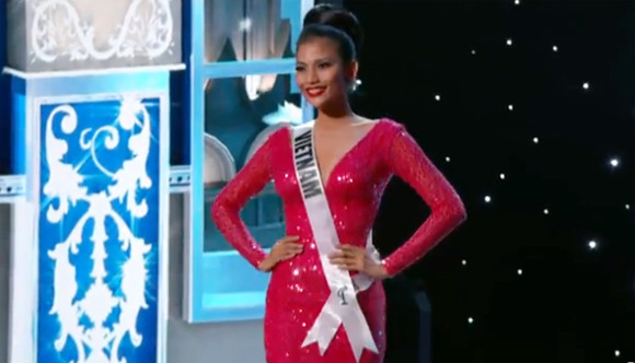 Trương Thị May tự tin diễn bikini tại bán kết Miss Universe 2013 ảnh 12