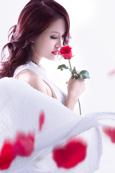 Vân Hugo tung ảnh mới đầy quyến rũ ảnh 1