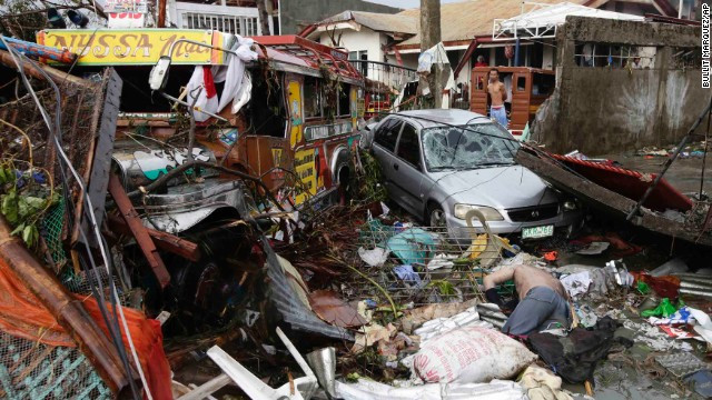 Philippines: Cảnh tượng kinh hoàng sau bão Haiyan ảnh 14