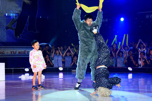 Ngồi ghế nóng, Hà Hồ bị "hỏi xoáy" chuyện "chồng thấp, vợ cao" ảnh 9