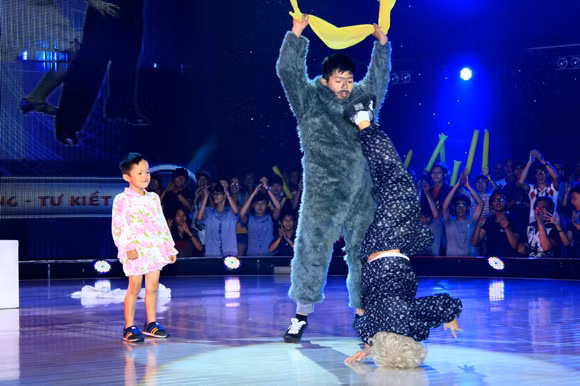 Ngồi ghế nóng, Hà Hồ bị "hỏi xoáy" chuyện "chồng thấp, vợ cao" ảnh 9