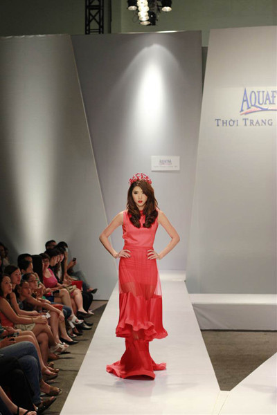 Ngọc Quyên, Minh Triệu gây ấn tượng với váy xuyên thấu ảnh 4