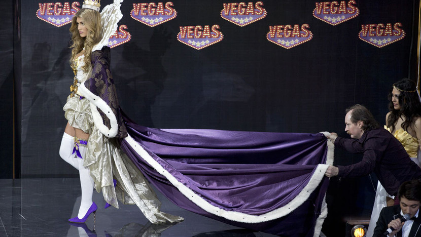 Việt Nam lọt Top10 trang phục dân tộc đẹp nhất Hoa hậu Hoàn Vũ 2013 ảnh 6