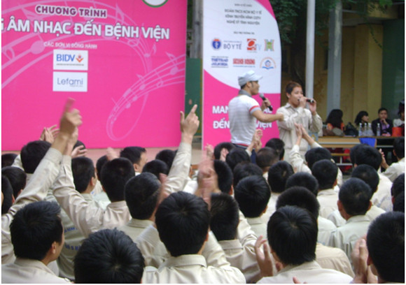 Nụ cười trên khuôn mặt những người từng sa ngã ảnh 1