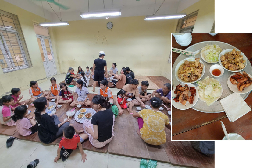 Những mâm cơm được chuẩn bị chu đáo cho bà con tạm cư tránh lũ ở trường THCS Mỹ Lương, xã Mỹ Lương, huyện Chương Mỹ